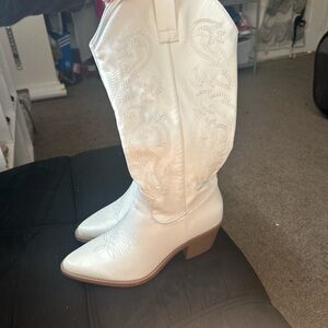 UniLady white quince boots